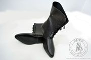 Wysokie redniowieczne buty sznurowane z byszczc podeszw - mag - Medieval Market, High lace-up medieval boots with a shiny sole - stock