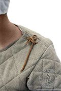 Gambeson z tkaniny z Bayeux - Medieval Market, Bayeux Tapestry gambeson is tied up with leather strap on the shoulder