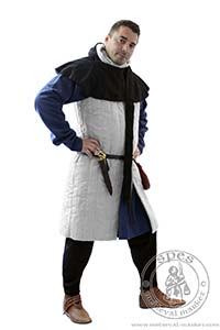 Ubiory bojowe: przeszywanice - Medieval Market, Man in medieval sleeveless gambeson